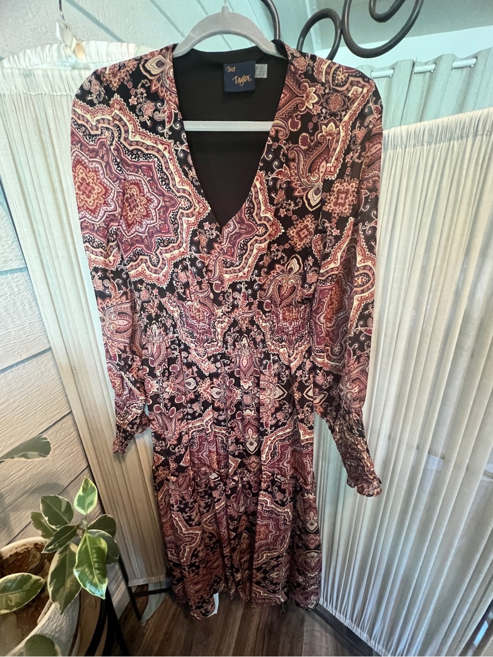 Just...Taylor Paisley Dress
